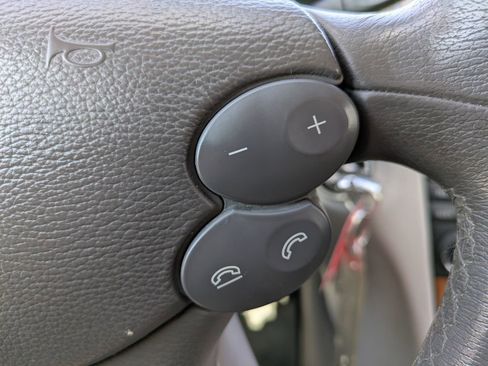 Used 2007 Mercedes-Benz E 350 4MATIC Sedan image 24