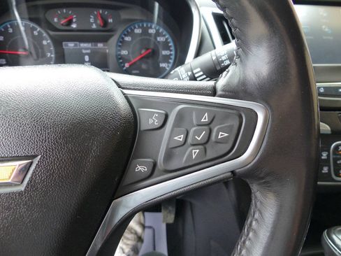 Used 2018 Chevrolet Equinox LT FWD image 26