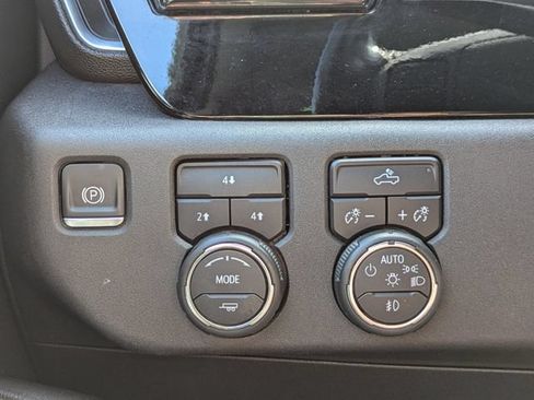 Used 2024 Chevrolet Silverado 2500 LT AWD/4WD image 26