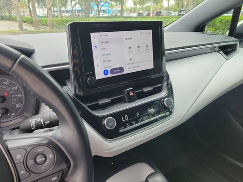 Used 2024 Toyota Corolla SE w/ SE Premium Package FWD image 22
