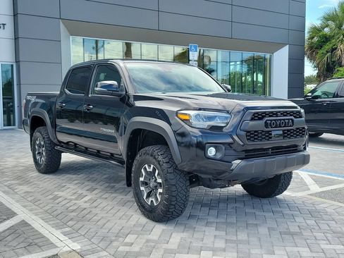 Used 2021 Toyota Tacoma TRD Off-Road w/ TRD Premium Off Road Package AWD/4WD image 7