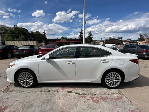 Used 2014 Lexus ES 350 w/ Luxury Package FWD image 4