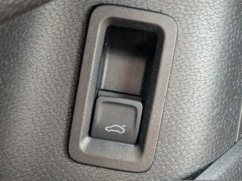 New 2025 Volkswagen ID. Buzz Pro S image 31