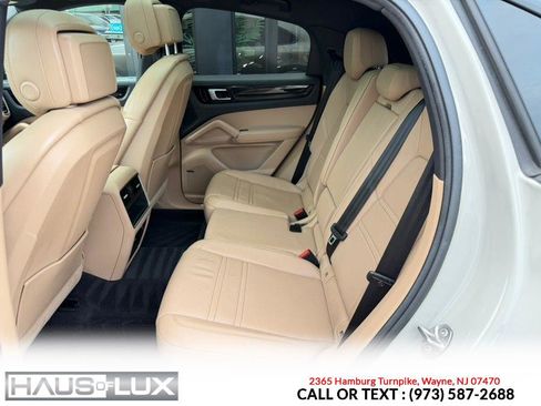 Used 2021 Porsche Cayenne Coupe AWD/4WD image 16