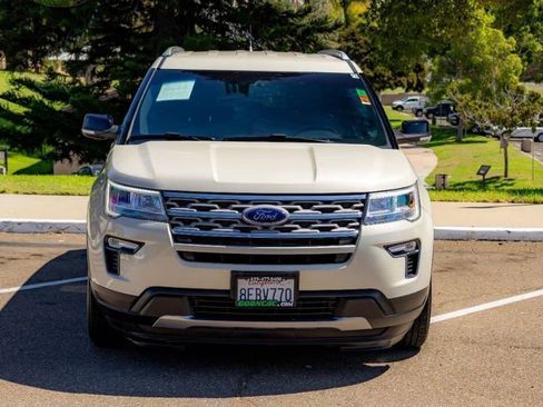 Used 2018 Ford Explorer XLT w/ Equipment Group 201A image 2