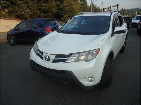 Used 2015 Toyota RAV4 Limited w/ Technology Package AWD/4WD image 1