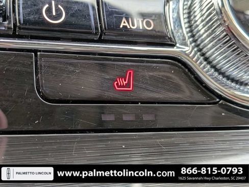 Used 2022 Lincoln Nautilus FWD w/ Premium Package image 25