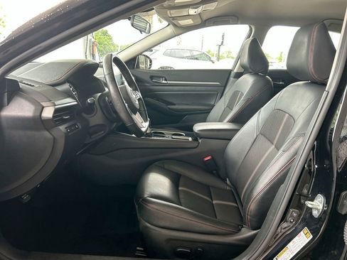 Used 2024 Nissan Altima 2.5 SR FWD image 10