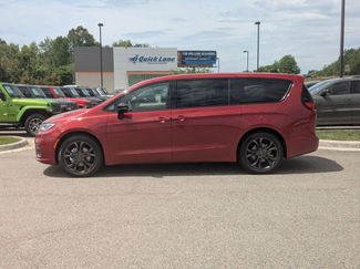 New 2026 Chrysler Pacifica Select FWD video 2