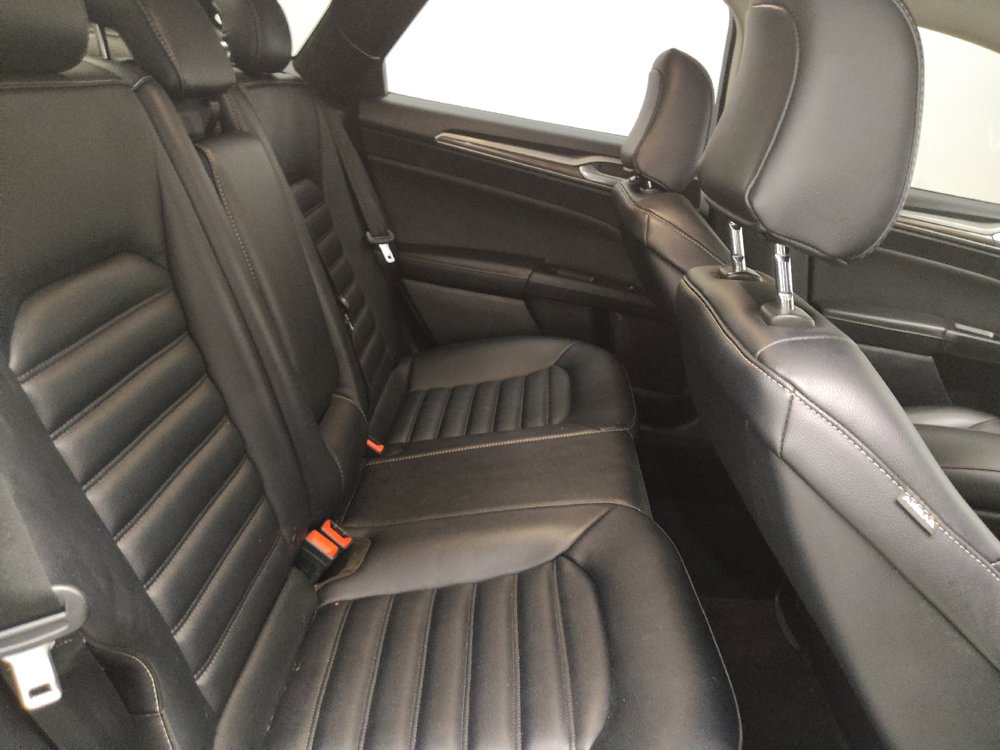 Used 2020 Ford Fusion SEL FWD image 19