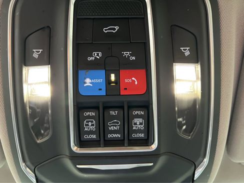 Used 2022 Jeep Wagoneer Series II w/ Premium Group I image 24