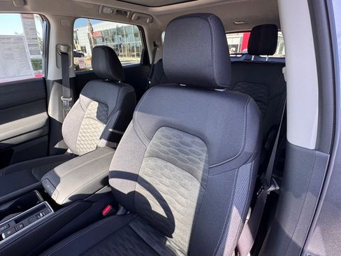 New 2025 Nissan Pathfinder SV image 10