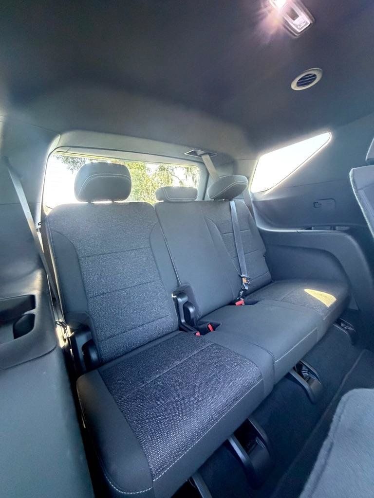 Used 2024 Chevrolet Traverse LT FWD image 19
