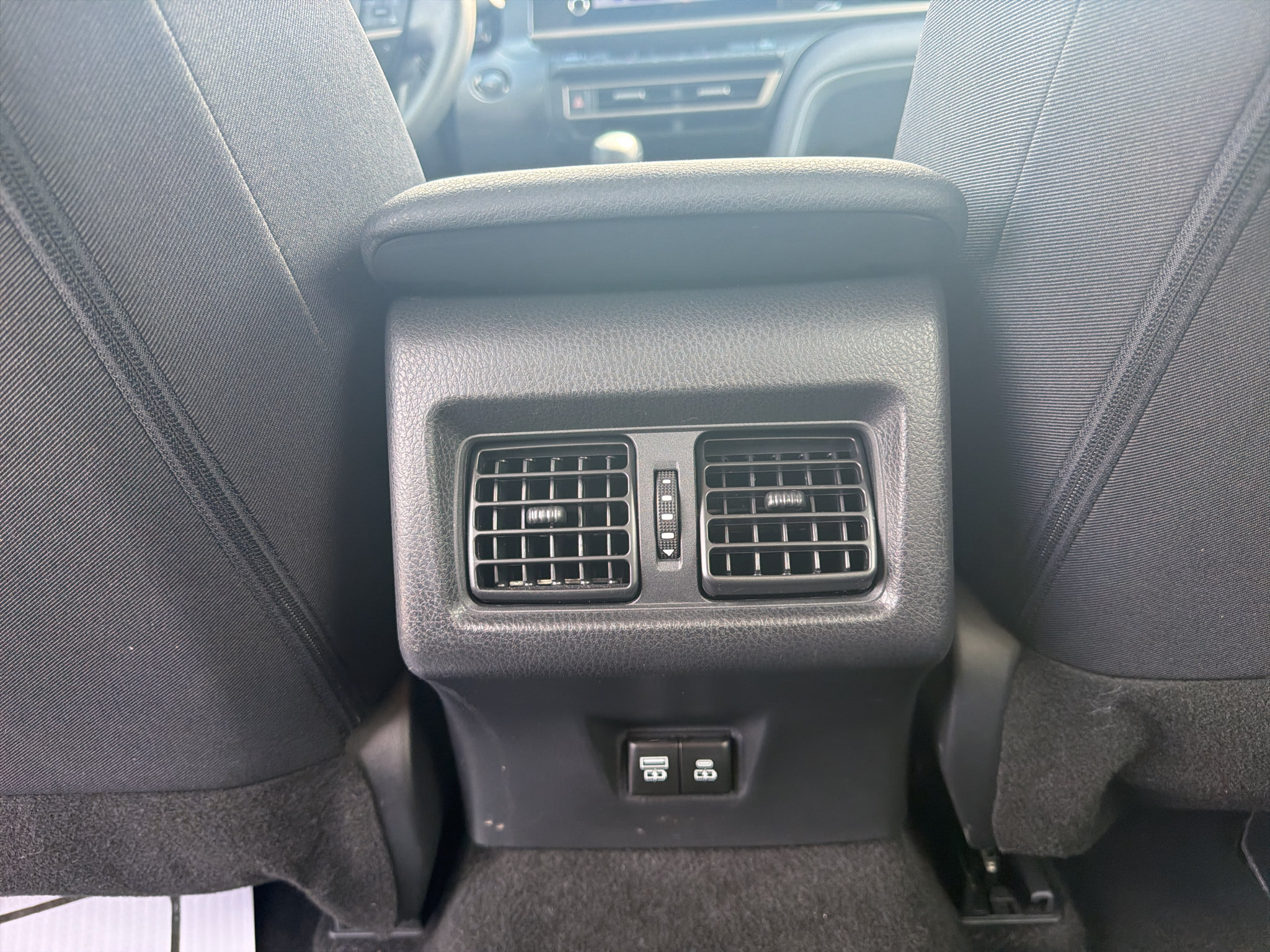 Used 2025 Toyota Camry LE FWD image 27