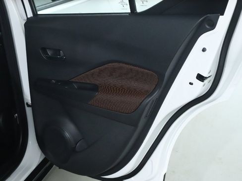 Certified 2024 Nissan Kicks SR image 30