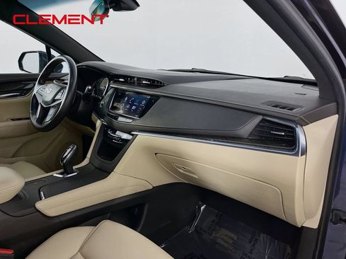 Used 2018 Cadillac XT5 FWD image 36