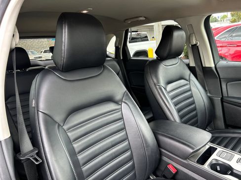 Used 2024 Ford Edge SEL AWD/4WD image 14