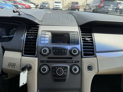 Used 2014 Ford Taurus SE FWD image 18