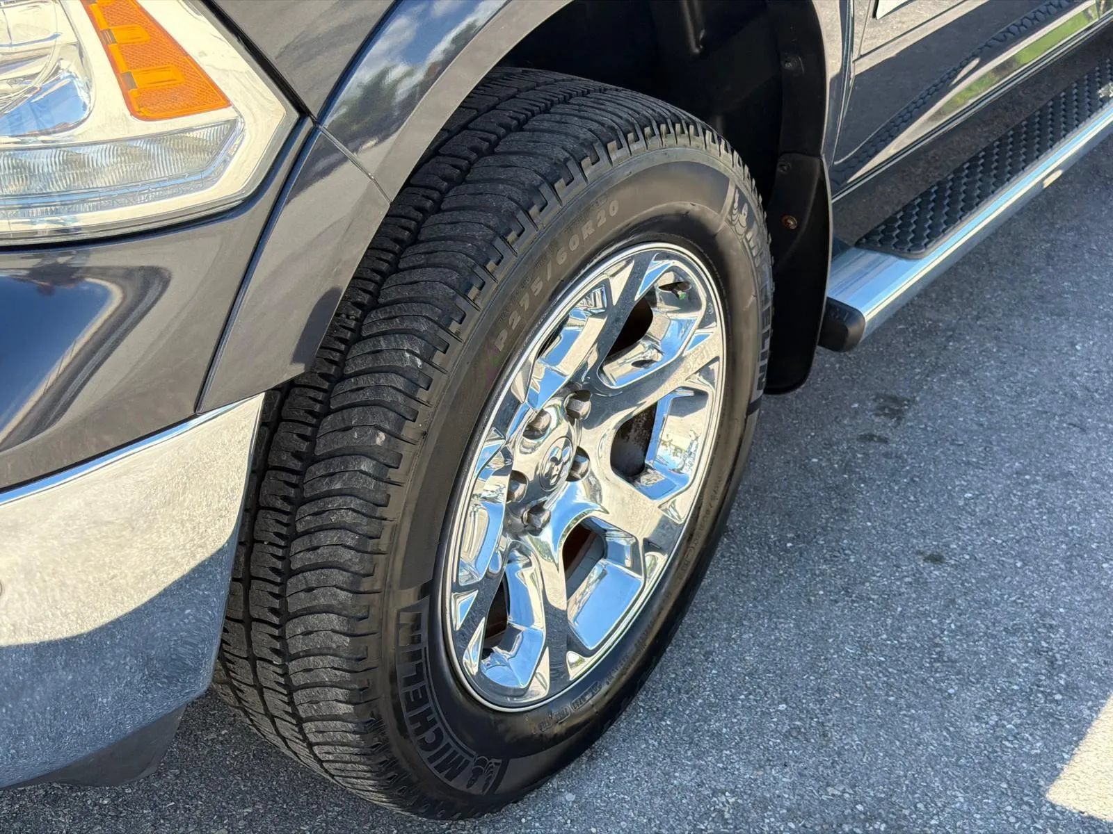 Used 2016 RAM 1500 Laramie w/ Convenience Group AWD/4WD image 9