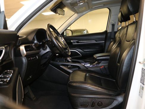 Used 2020 Kia Telluride S FWD image 13