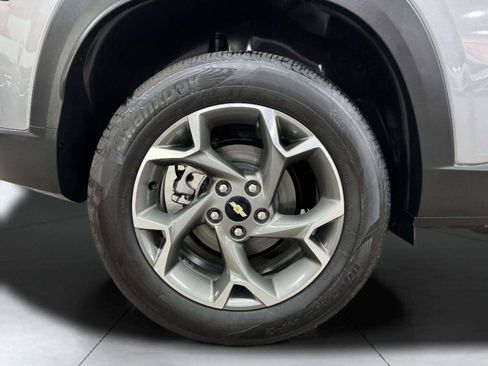 Used 2025 Chevrolet Trax LT w/ Sunroof Package FWD image 64