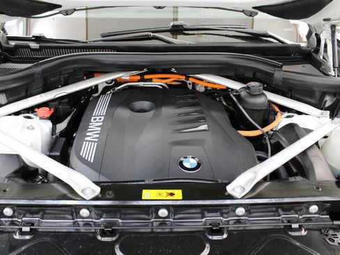 Used 2025 BMW X5 xDrive50e AWD/4WD image 35