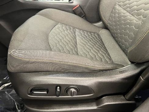 Used 2021 Chevrolet Equinox LT w/ Driver Convenience Package AWD/4WD image 31