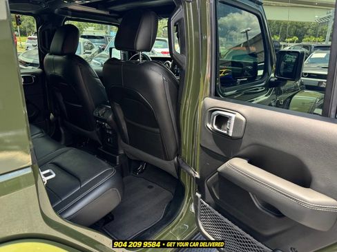 Used 2021 Jeep Wrangler Unlimited Sahara AWD/4WD image 31