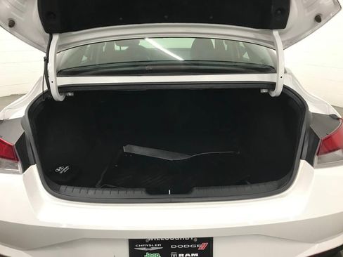 Used 2023 Hyundai Elantra SE image 36