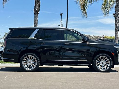 Used 2023 Cadillac Escalade Premium Luxury RWD image 3