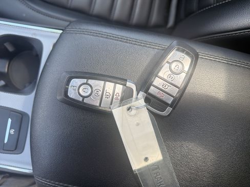 Used 2022 Ford Edge SEL w/ Convenience Package AWD/4WD image 16