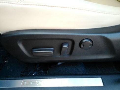 Used 2022 Lexus RX 350 FWD w/ Premium Package image 16