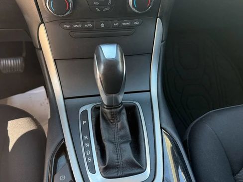 Used 2015 Ford Edge SEL AWD/4WD image 17