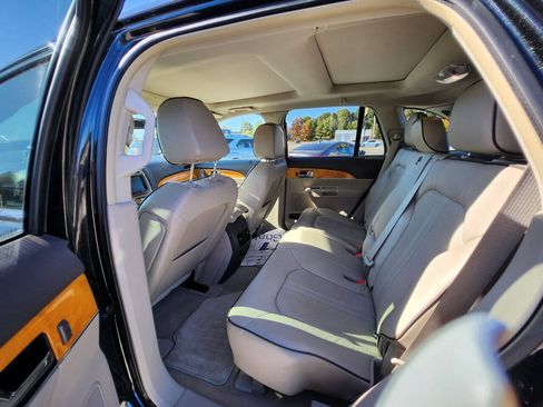 Used 2013 Lincoln MKX AWD image 9