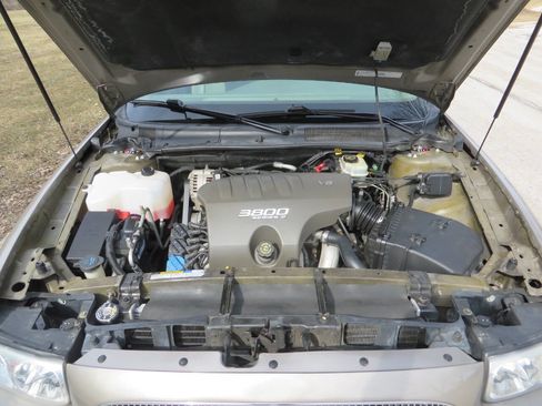 Used 2000 Buick Le Sabre Custom w/ Premium Opt Pkg image 19