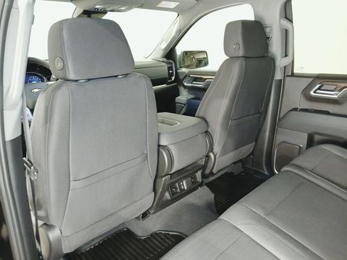 Used 2025 Chevrolet Silverado 1500 LT AWD/4WD image 14