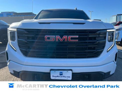 Used 2023 GMC Sierra 1500 Pro w/ Graphite Edition image 8