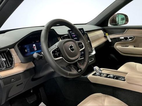 New 2026 Volvo XC90 B5 Core image 8