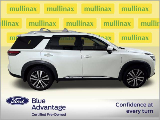 Used 2023 Nissan Pathfinder Platinum AWD/4WD image 2