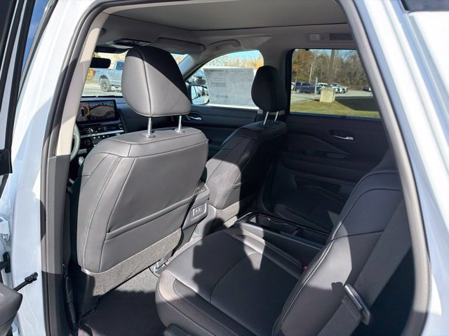 New 2026 Nissan Pathfinder SL AWD/4WD image 17