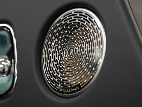Used 2018 Rolls-Royce Wraith RWD image 18
