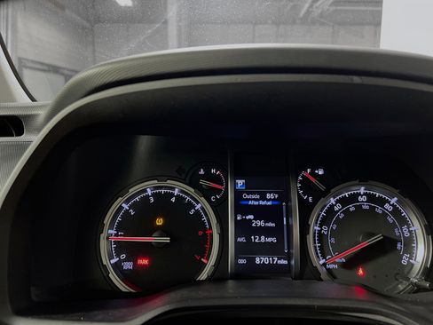 Used 2021 Toyota 4Runner TRD Off-Road AWD/4WD image 21