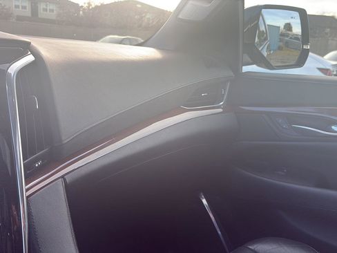 Used 2017 Cadillac Escalade Premium Luxury image 19