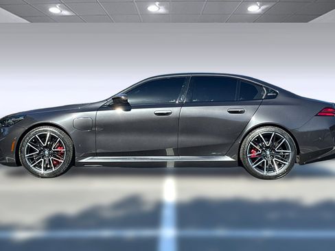 Used 2025 BMW M5 w/ Carbon Package image 2