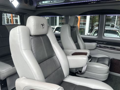 Used 2016 GMC Savana 2500 RWD image 24