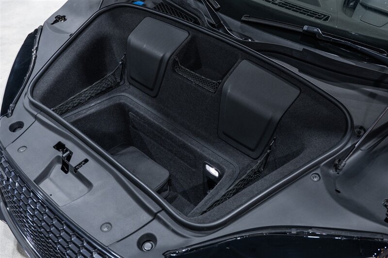 Used 2018 Audi R8 V10 RWD image 37