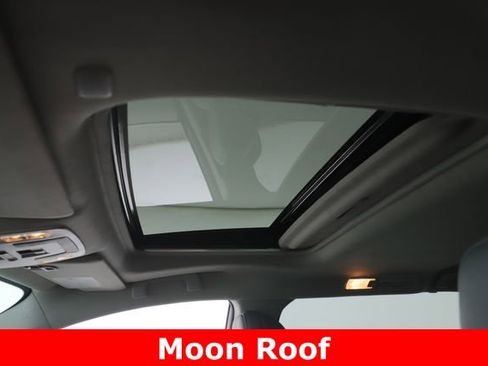 Used 2024 Toyota Sienna LE image 19