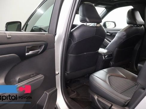 Used 2023 Toyota Highlander XSE AWD/4WD image 26