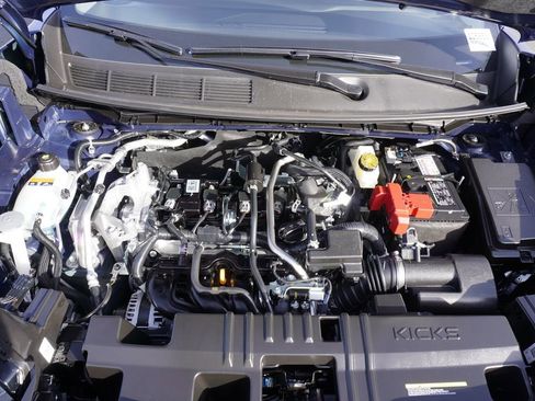 Certified 2025 Nissan Kicks SV image 7