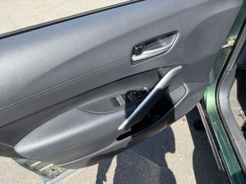 Used 2022 Toyota Corolla Cross XLE w/ Convenience Package image 22